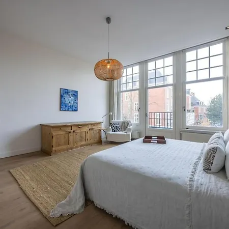 Vermeer House Tatil Evi